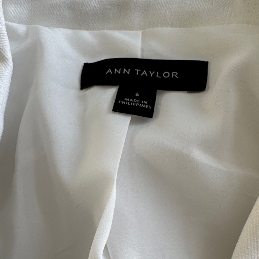 Ann Taylor White Tailored Two-Button Blazer - Picture 3 of 4